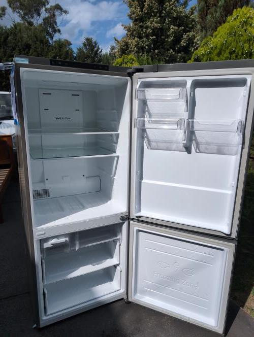 Second-hand LG 450L Bottom Mount Fridge - Photo 2)