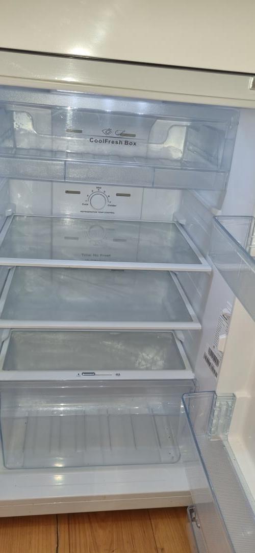 Second-hand Hisense 230L Top Mount Fridge - Photo 2)