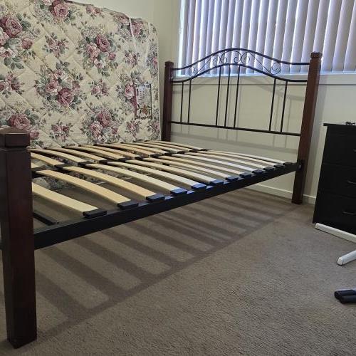 Second-hand Double Bed Frame - Photo 2)