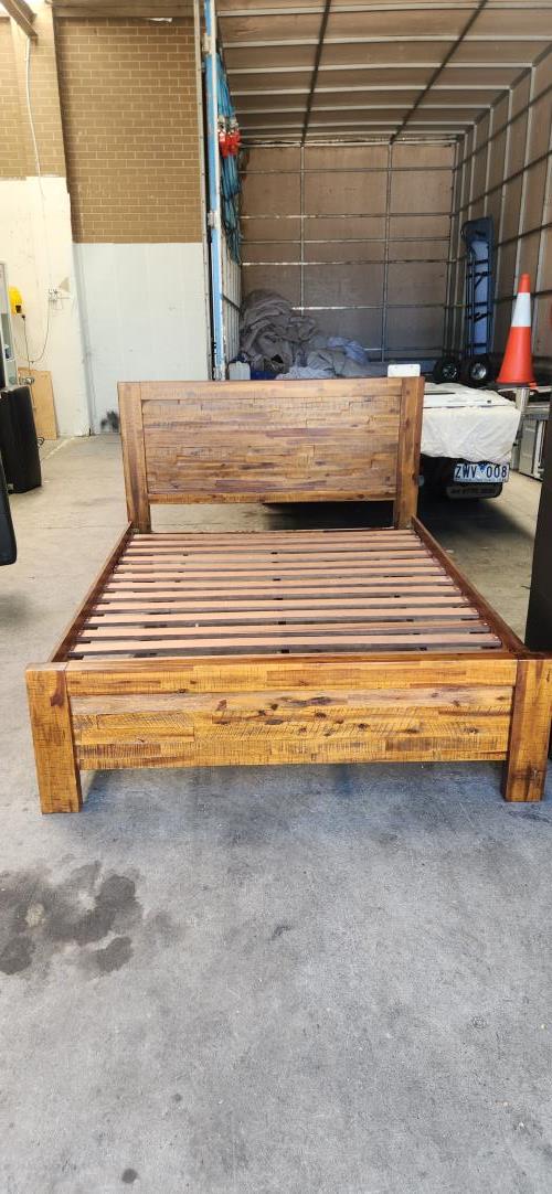 Second-hand Queen Size Bed Frame - Photo 2)