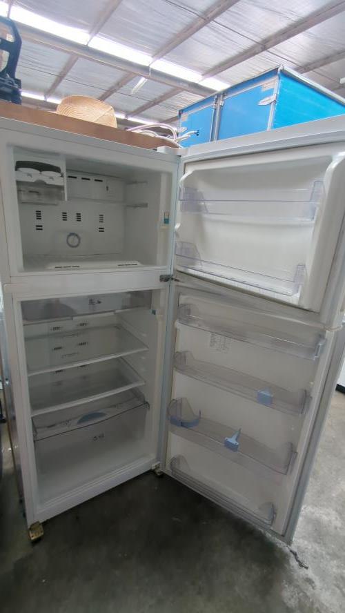 Second-hand Whirlpool 410L Top Mount Fridge - Photo 2)