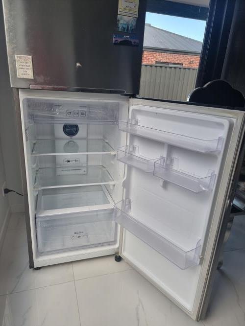 Second-hand Samsung 318L Top Mount Fridge - Photo 2)