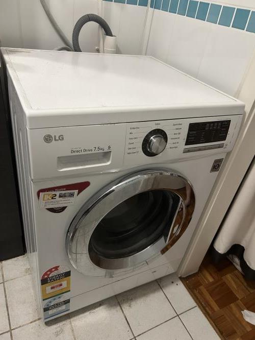 Second-hand LG 7.5kg Front Load Washing Machine - Photo 2)