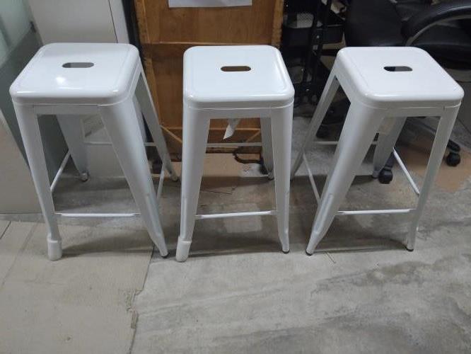 Second-hand Set of 3 Bar Stools - Photo 2)