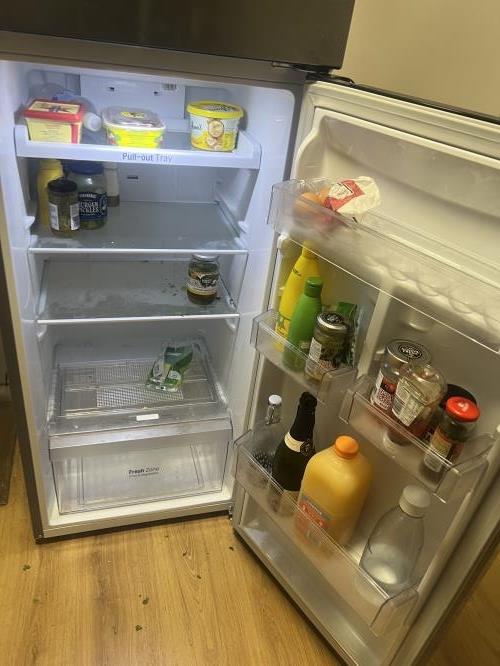 Second-hand LG 279L Top Mount Fridge - Photo 2)