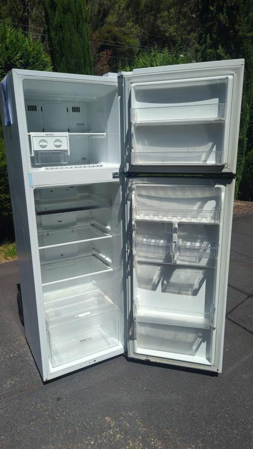 Second-hand LG 279L Top Mount Fridge - Photo 2)