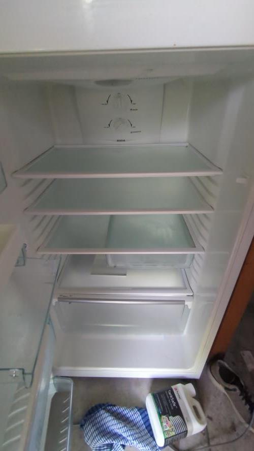 Second-hand Westinghouse 440L Top Mount Fridge - Photo 2)