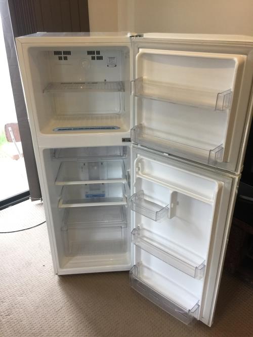 Second-hand LG 205L Top Mount Fridge - Photo 2)