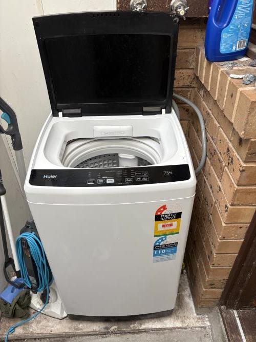 Second-hand Haier 7.5kg Top Load Washing Machine - Photo 2)