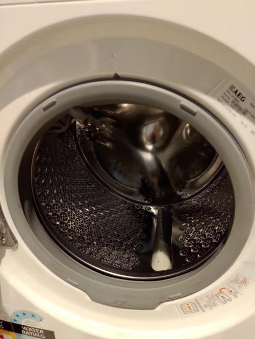 Second-hand AEG 8kg Front Load Washing Machine - Photo 2)