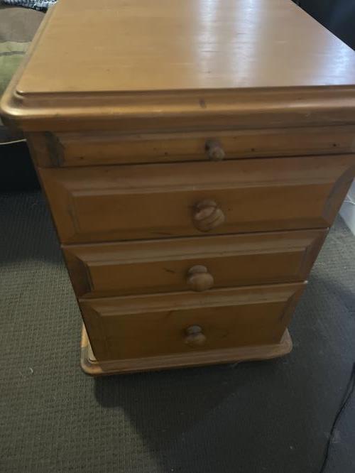 Second-hand Bedside Table - Photo 2)