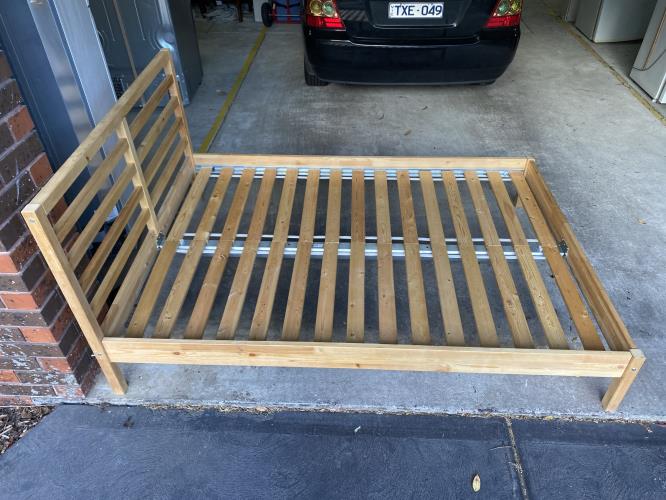Second-hand Double Bed Frame - Photo 2)