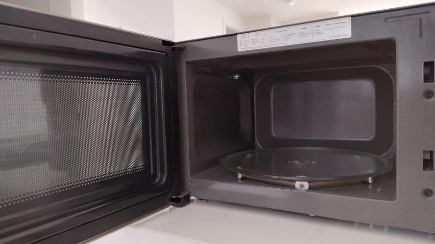 Second-hand LG Microwave - Photo 2)