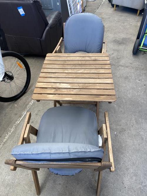 Second-hand IKEA Outdoor Table with 2 Chairs - Photo 2)