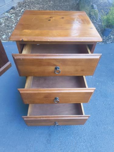 Second-hand  - Photo 2)