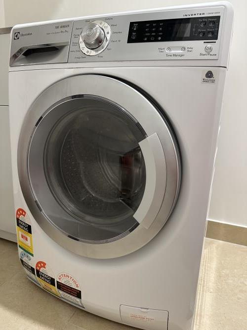 Second-hand Electrolux 8kg / 5kg Washer-Dryer Combo - Photo 2)