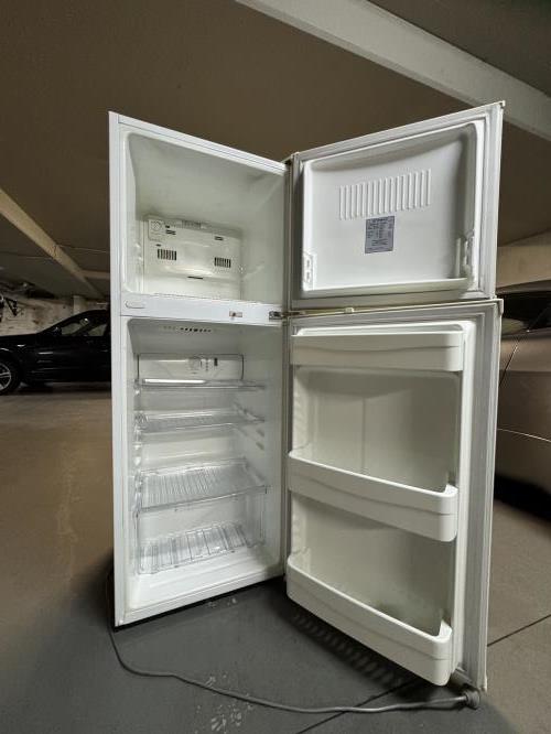Second-hand Westinghouse 215L Top Mount Fridge - Photo 2)