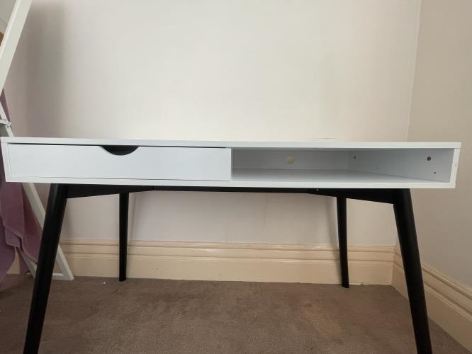 Second-hand Desk - Photo 2)