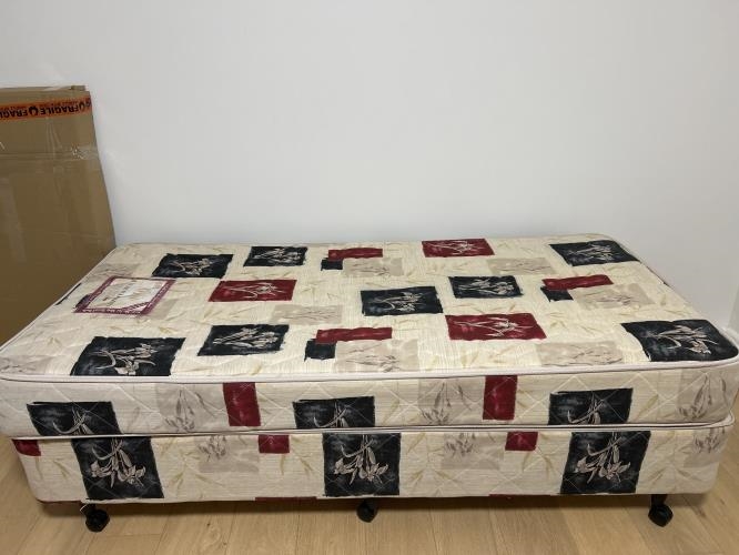 Second-hand Single Bed Base with matching Mattress - Photo 2)