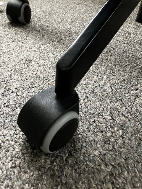 Second-hand IKEA Office Swivel Chair - Photo 2)