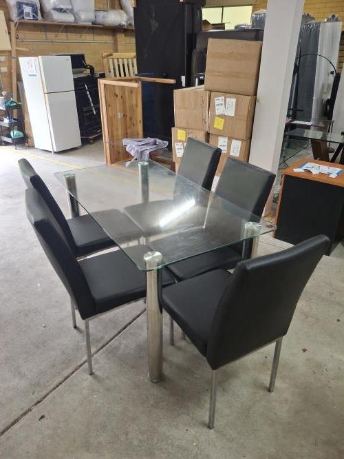 Second-hand Glass Dining Table with 5 Chairs - Photo 2)