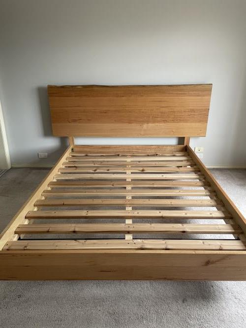 Second-hand Queen Size Bed Frame - Photo 2)