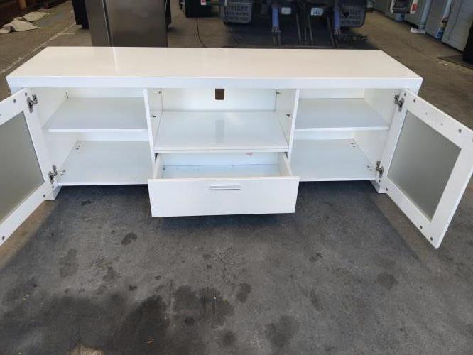 Second-hand Entertainment Unit - Photo 2)