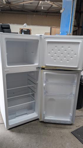 Second-hand Chiq 118L Top Mount Fridge - Photo 2)