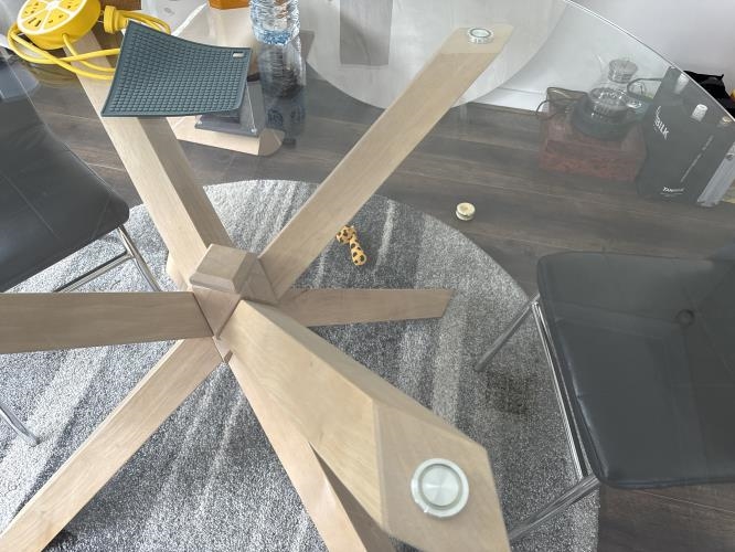 Second-hand Glass Dining Table (no chairs) - Photo 2)