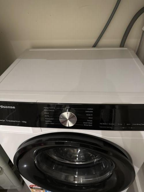 Second-hand Hisense 7.5kg Front Load Washing Machine - Photo 2)