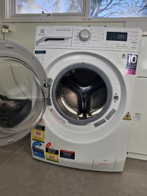 Second-hand Electrolux 7.5kg / 4.5kg Washer-Dryer Combo - Photo 2)