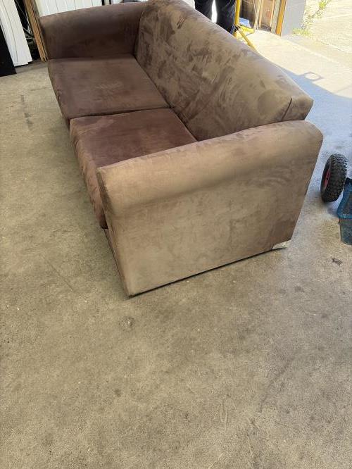 Second-hand Sofa - Photo 2)