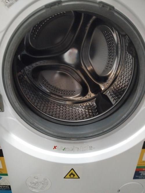 Second-hand Beko 7.5kg / 4kg Washer-Dryer Combo - Photo 2)