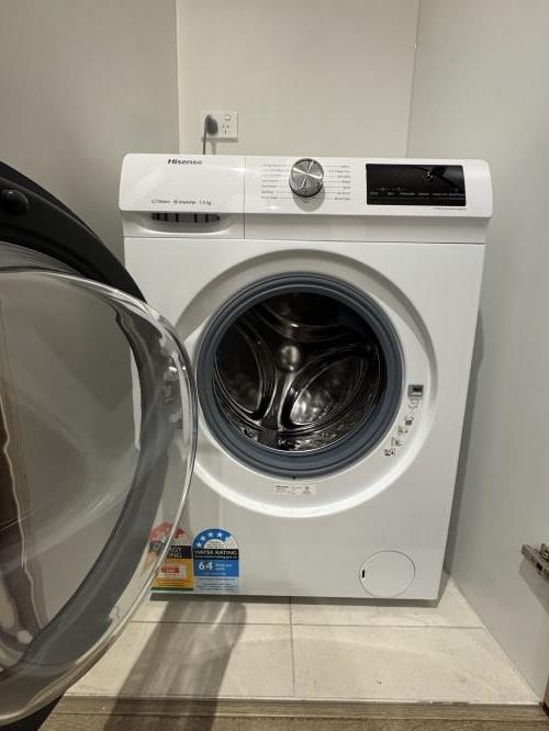 Second-hand Hisense 7.5kg Front Load Washing Machine - Photo 2)