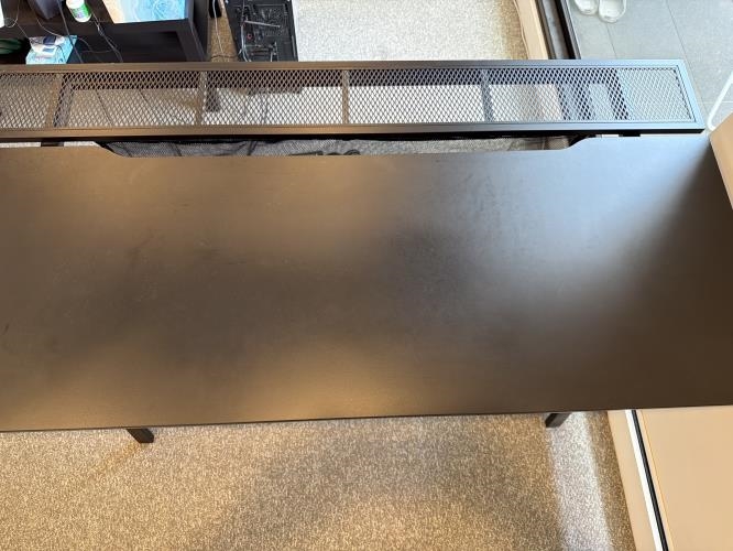 Second-hand IKEA UTESPELARE Gaming Desk - Photo 2)