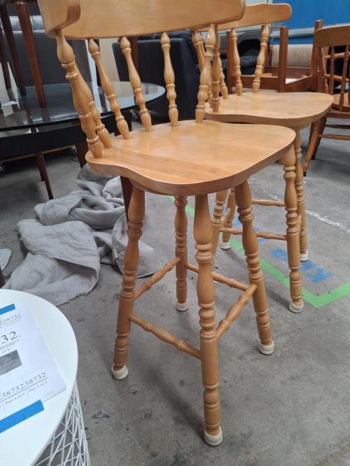 Second-hand Set of 2 Timber Bar Stools - Photo 2)
