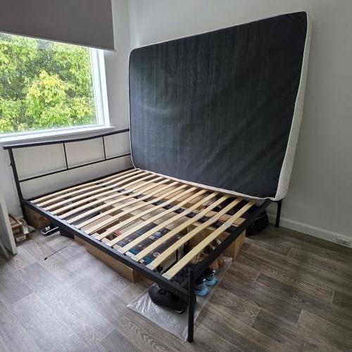Second-hand Queen Size Bed Frame - Photo 2)
