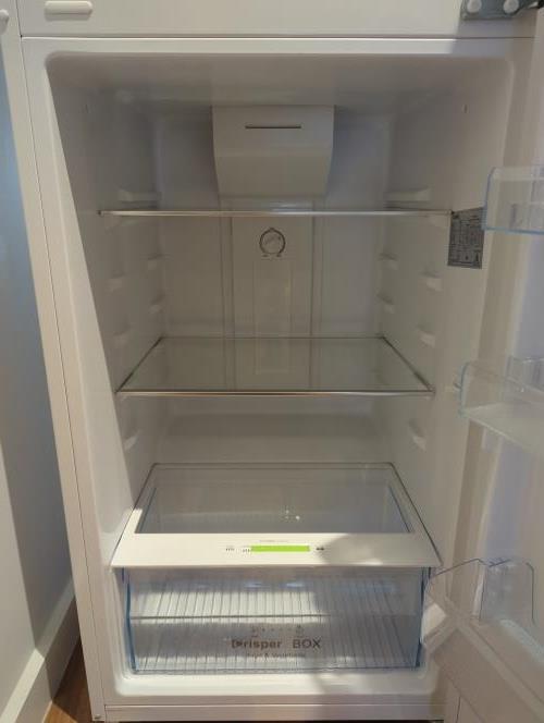 Second-hand Chiq 216L Top Mount Fridge - Photo 2)
