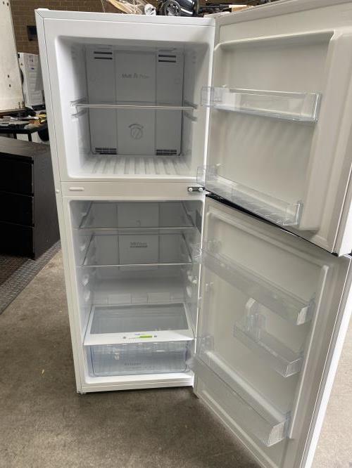 Second-hand Chiq 202L Top Mount Fridge - Photo 2)