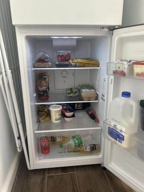 Second-hand Hisense 205L Top Mount Fridge - Photo 2)