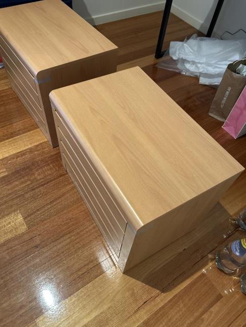 Second-hand Set of 2 Bedside Tables - Photo 2)