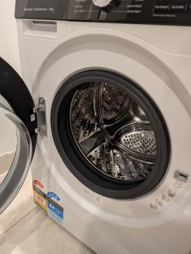 Second-hand Hisense 7.5kg Front Load Washing Machine - Photo 2)