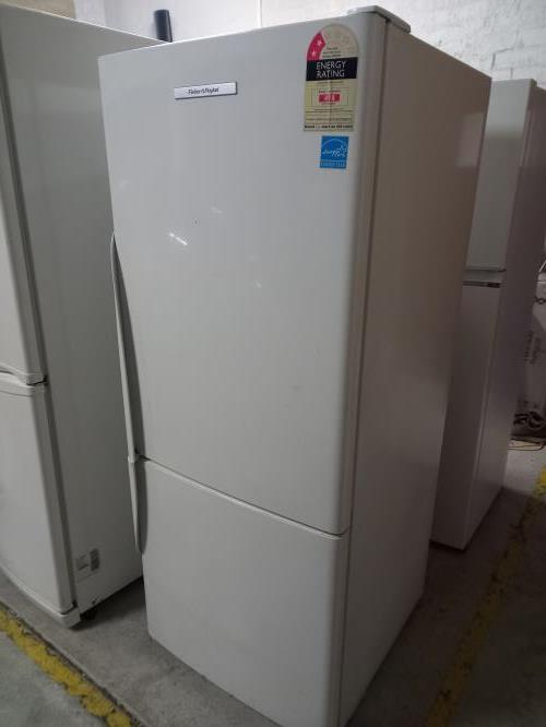 Second-hand Fisher & Paykel 373L Bottom Mount Fridge - Photo 2)