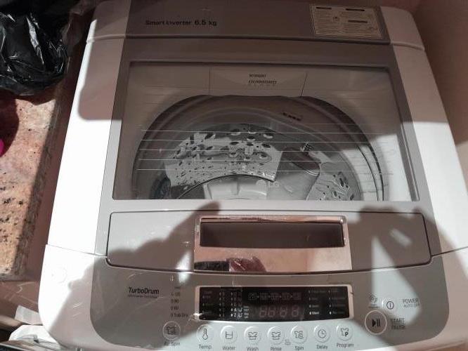 Second-hand LG 6.5kg Top Load Washing Machine - Photo 2)
