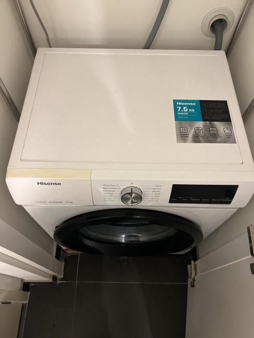 Second-hand Hisense 7.5kg Front Load Washing Machine - Photo 2)
