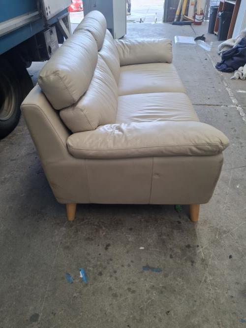 Second-hand Sofa - Photo 2)