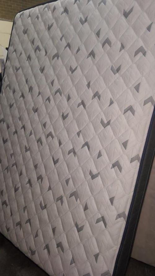 Second-hand Queen Size Mattress - Photo 2)