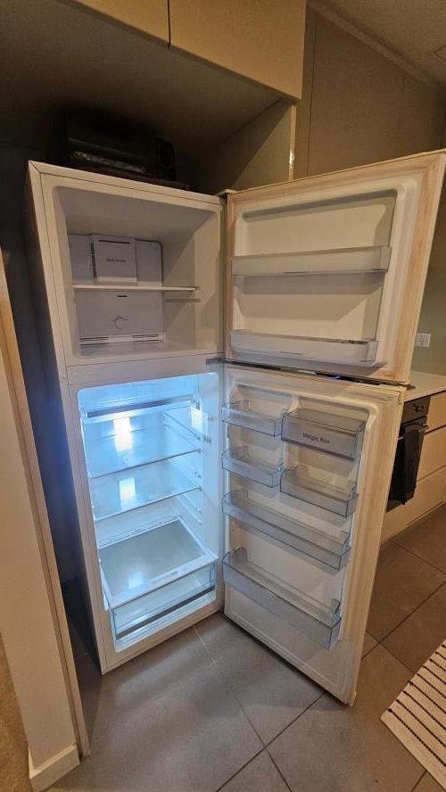 Second-hand Midea 268L Top Mount Fridge - Photo 2)
