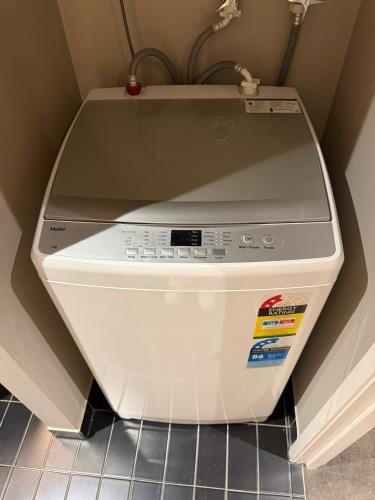 Second-hand Haier 7kg Top Load Washing Machine - Photo 2)