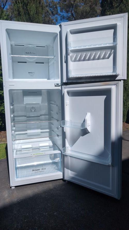 Second-hand Chiq 202L Top Mount Fridge - Photo 2)